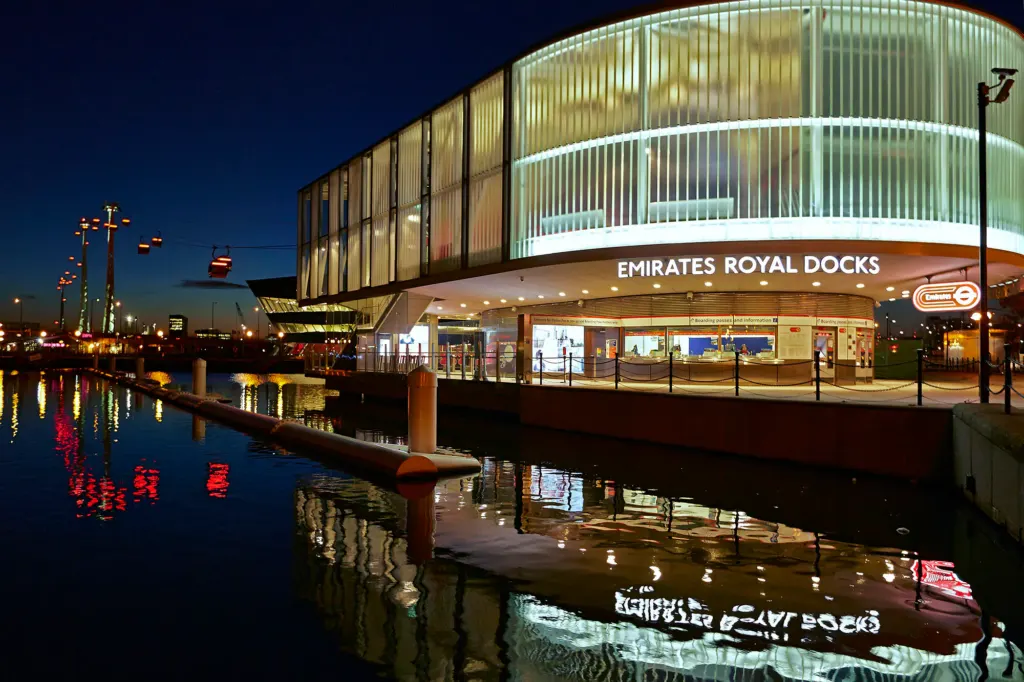 London Landscapes — architecture and landscape photograph in London, UK, frame 26 of 28.